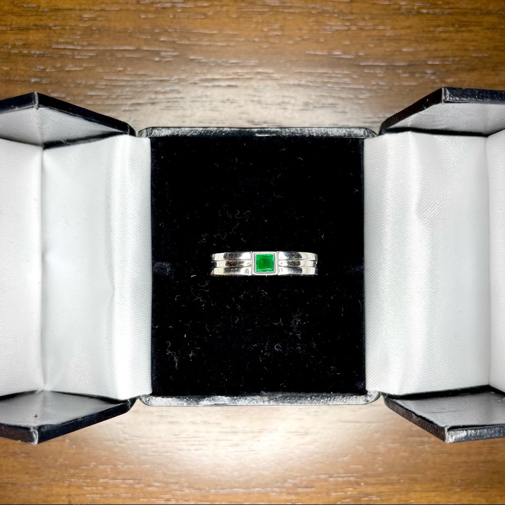 Hallmarked 14k White Gold Band